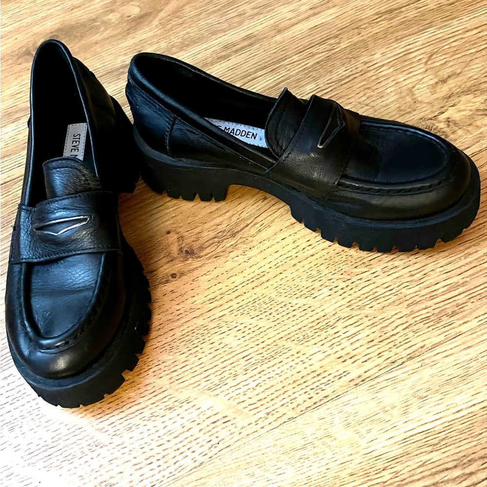 New Steve Madden black loafers